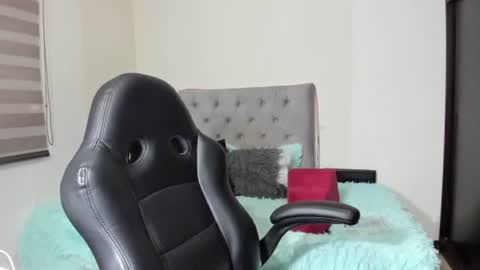 Katia online show from 03/08/25, 02:45