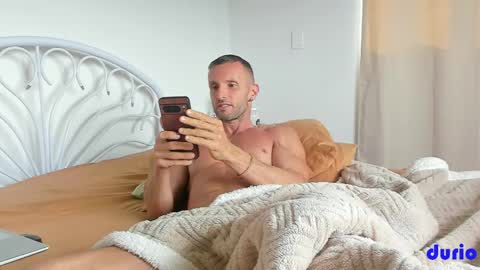 Durio online show from 04/11/26, 01:04