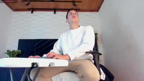 Dustin Sonne online show from 03/04/25, 03:44