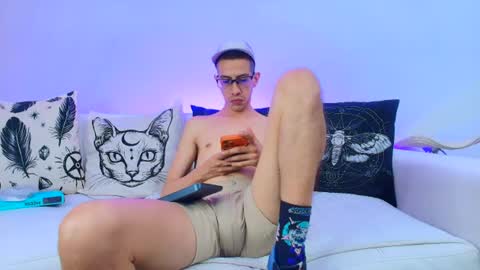 Snapshot of dustindollin_ chatting on 06/11/26, 06:28 Dustin Dollin online show from 06/11/26, 06:28