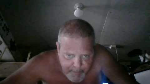 Snapshot of dustwon1 chatting on 06/18/26, 06:45 dustwon1 online show from 06/18/26, 06:45