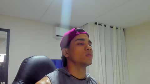 DUSTYN MICHELLE online show from 02/01/26, 02:10