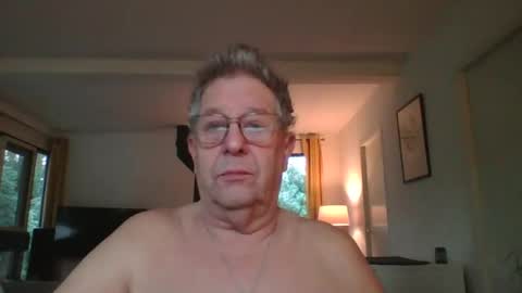 Snapshot of dutchsmooth chatting on 12/03/24, 07:32 dutchsmooth online show from 12/03/24, 07:32