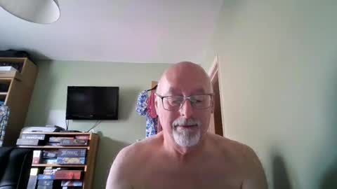 Snapshot of dutchunclejohn chatting on 08/04/26, 10:40 DutchUncleJohn online show from 08/04/26, 10:40