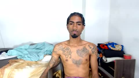 Snapshot of duvanf18 chatting on 07/10/26, 04:53 Elburrito online show from 07/10/26, 04:53