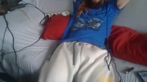 Snapshot of dv3nd3 chatting on 09/30/25, 02:55 dv3nd3 online show from 09/30/25, 02:55