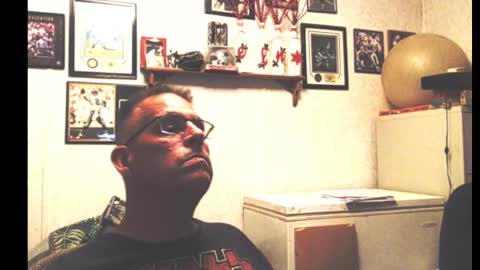 Snapshot of dwinmontana chatting on 09/11/25, 04:01 dwinmontana online show from 09/11/25, 04:01