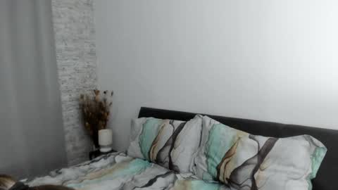 Dyanne online show from 11/20/25, 05:12