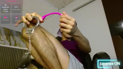 dyla_n18_ online show from 12/05/25, 05:31