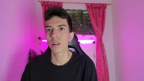 Snapshot of dylan_2005 chatting on 09/11/25, 12:49 Dylan online show from 09/11/25, 12:49