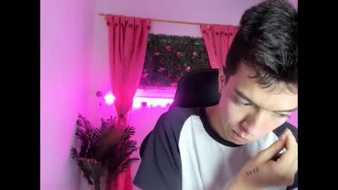 Snapshot of dylan_2005 chatting on 09/20/25, 11:33 Dylan online show from 09/20/25, 11:33