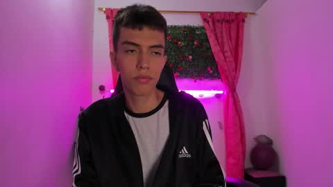 Snapshot of dylan_2005 chatting on 09/30/25, 11:37 Dylan online show from 09/30/25, 11:37