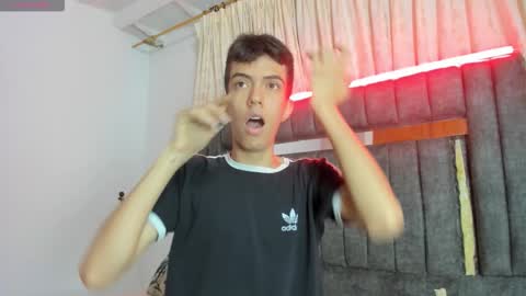 Snapshot of dylan_2005 chatting on 10/13/25, 11:54 Dylan online show from 10/13/25, 11:54