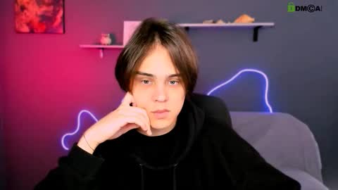 dylan_bold online show from 10/19/25, 08:37