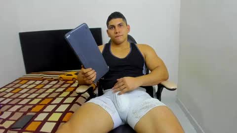 Snapshot of dylan_brook chatting on 05/27/26, 02:25 Dylan online show from 05/27/26, 02:25