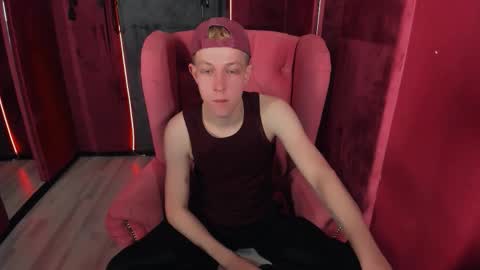 Snapshot of dylan_norton chatting on 02/11/26, 08:36 Dylan online show from 02/11/26, 08:36