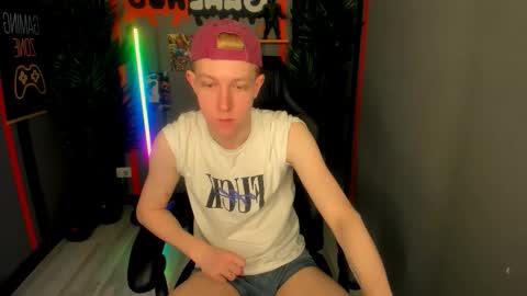 Snapshot of dylan_norton chatting on 02/12/26, 04:02 Dylan online show from 02/12/26, 04:02