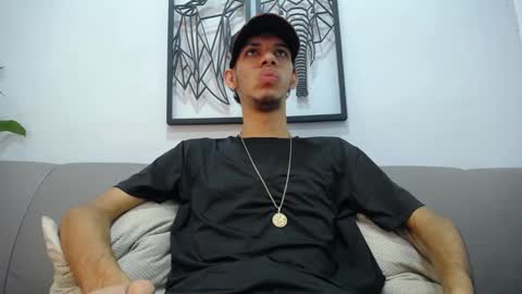 Snapshot of dylan_scotts chatting on 09/25/25, 08:01 dylan_scotts online show from 09/25/25, 08:01
