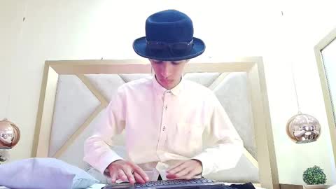 Snapshot of dylan_scotts chatting on 09/28/25, 08:03 dylan_scotts online show from 09/28/25, 08:03