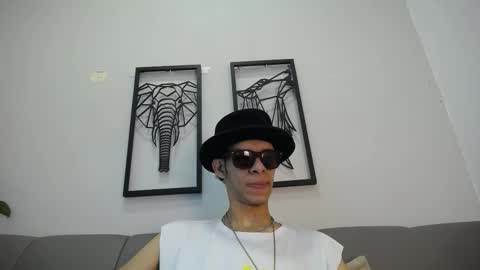 Snapshot of dylan_scotts chatting on 10/03/25, 08:17 dylan_scotts online show from 10/03/25, 08:17
