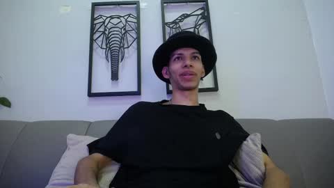 Snapshot of dylan_scotts chatting on 10/06/25, 07:55 dylan_scotts online show from 10/06/25, 07:55