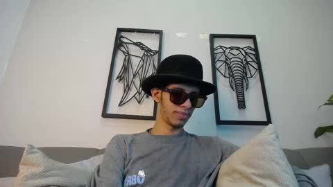 Snapshot of dylan_scotts chatting on 10/15/25, 08:31 dylan_scotts online show from 10/15/25, 08:31