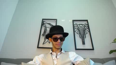 Snapshot of dylan_scotts chatting on 10/16/25, 08:10 dylan_scotts online show from 10/16/25, 08:10