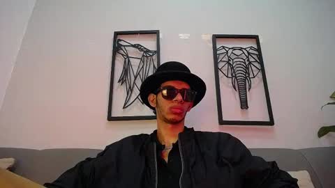 Snapshot of dylan_scotts chatting on 10/20/25, 09:48 dylan_scotts online show from 10/20/25, 09:48