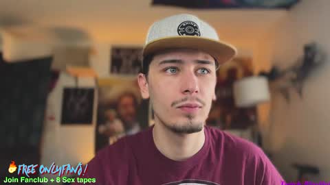 Snapshot of dylandaniel69 chatting on 03/01/25, 04:44 Dylan Daniel 7.8 online show from 03/01/25, 04:44