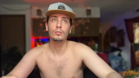 Snapshot of dylandaniel69 chatting on 10/17/25, 10:01 Dylan Daniel 7.8 online show from 10/17/25, 10:01