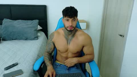Snapshot of dylanrivera_ chatting on 07/13/26, 01:52 Dylan Rivera online show from 07/13/26, 01:52