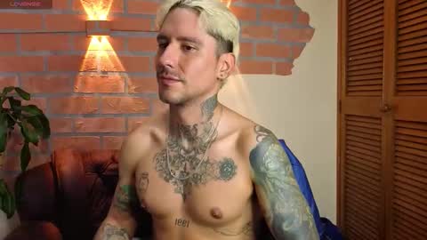 D Y L A N online show from 10/10/25, 09:25