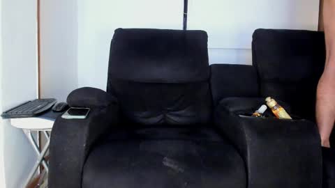 Snapshot of dylanstrong_ chatting on 03/12/25, 04:19 Dylann and Willy online show from 03/12/25, 04:19