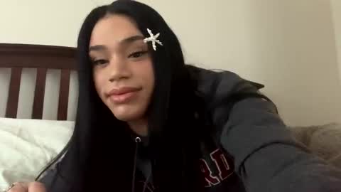 Snapshot of dynasty313 chatting on 01/10/25, 08:04 Dynasty online show from 01/10/25, 08:04