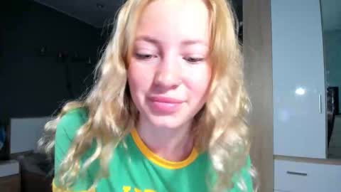 fansly - yourbestbaby online show from 09/09/25, 04:23