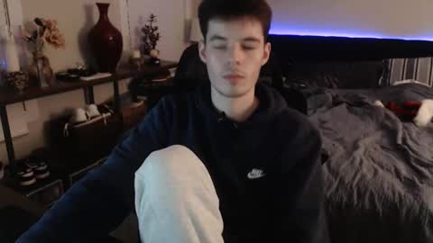 Alex online show from 12/02/25, 01:33