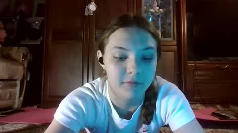 Yuni online show from 02/21/26, 07:04