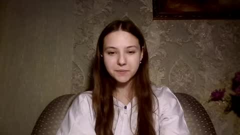 Yuni online show from 04/18/26, 04:11