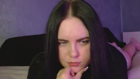 Bella online show from 10/30/25, 06:52