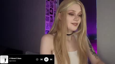 Snapshot of easy_izzy chatting on 07/24/26, 03:43 Madame online show from 07/24/26, 03:43