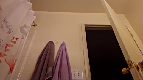 easybreezy69 online show from 02/21/25, 11:01