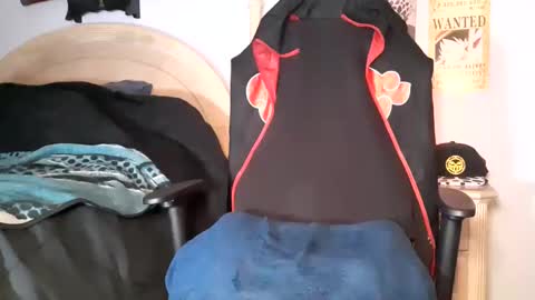 TWITTER   INSTAGRAM    easybreezy20   ONLINE 1230 AM TO 7AM online show from 04/11/26, 07:45