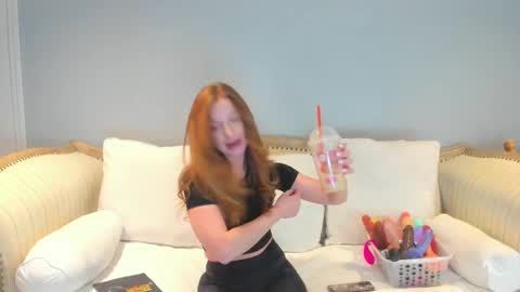 Snapshot of eatmygingersnapps chatting on 01/13/25, 03:47 Allison online show from 01/13/25, 03:47
