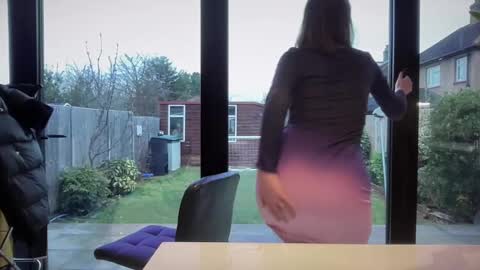 Snapshot of eatmypie69 chatting on 02/10/25, 01:44 Nadia Ferreira  online show from 02/10/25, 01:44