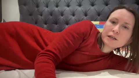 Snapshot of eatmypie69 chatting on 02/13/25, 06:16 Nadia Ferreira  online show from 02/13/25, 06:16