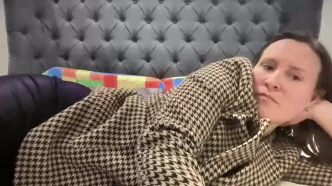 Snapshot of eatmypie69 chatting on 02/16/25, 06:10 Nadia Ferreira  online show from 02/16/25, 06:10