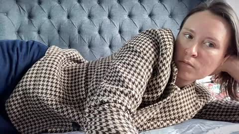 Snapshot of eatmypie69 chatting on 09/11/25, 09:20 Nadia Ferreira  online show from 09/11/25, 09:20