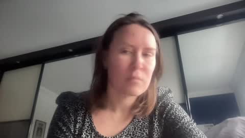 Nadia Ferreira  online show from 02/02/26, 09:41