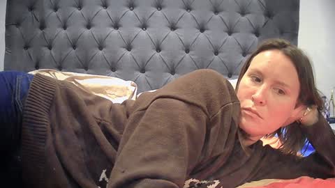 Nadia Ferreira  online show from 02/22/26, 07:23