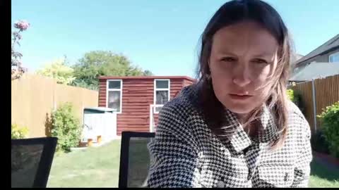 Nadia Ferreira  online show from 04/24/26, 11:23